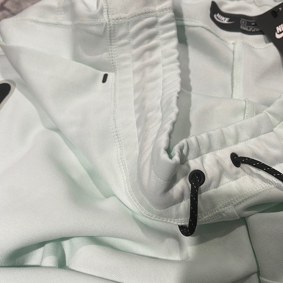 Womens Nike tech pants - Picture 6 of 6